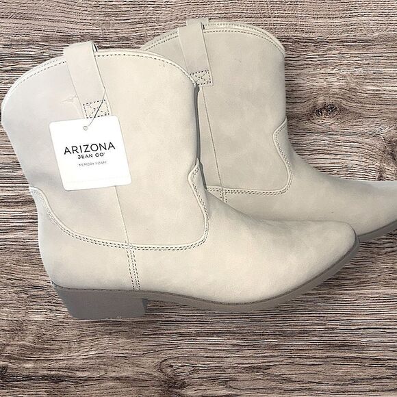 Arizona Women's Meyer Cream Ankle Booties! - Picture 2 of 7